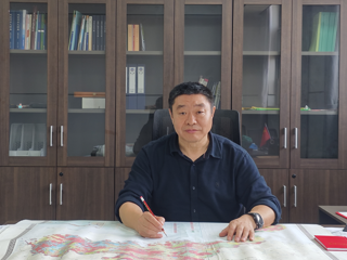 路孝平  副院长  