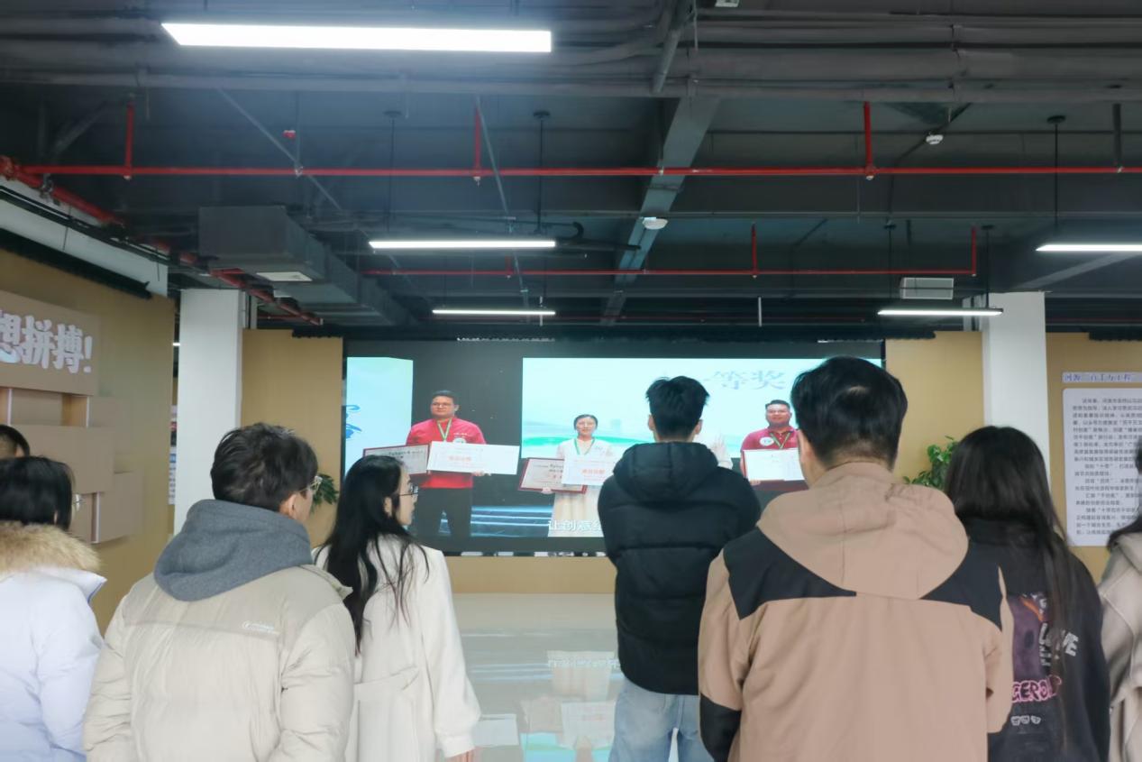 caf8acdaaab4925a200b882e5edd2298