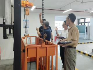 城建与资源勘探学院开展四月份实验室专项检查