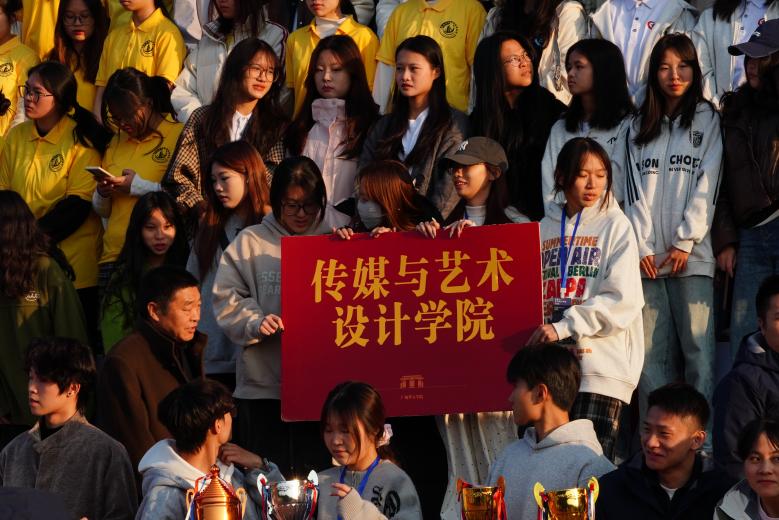 77ac436b3c8184ebc712d6c99b8d18d