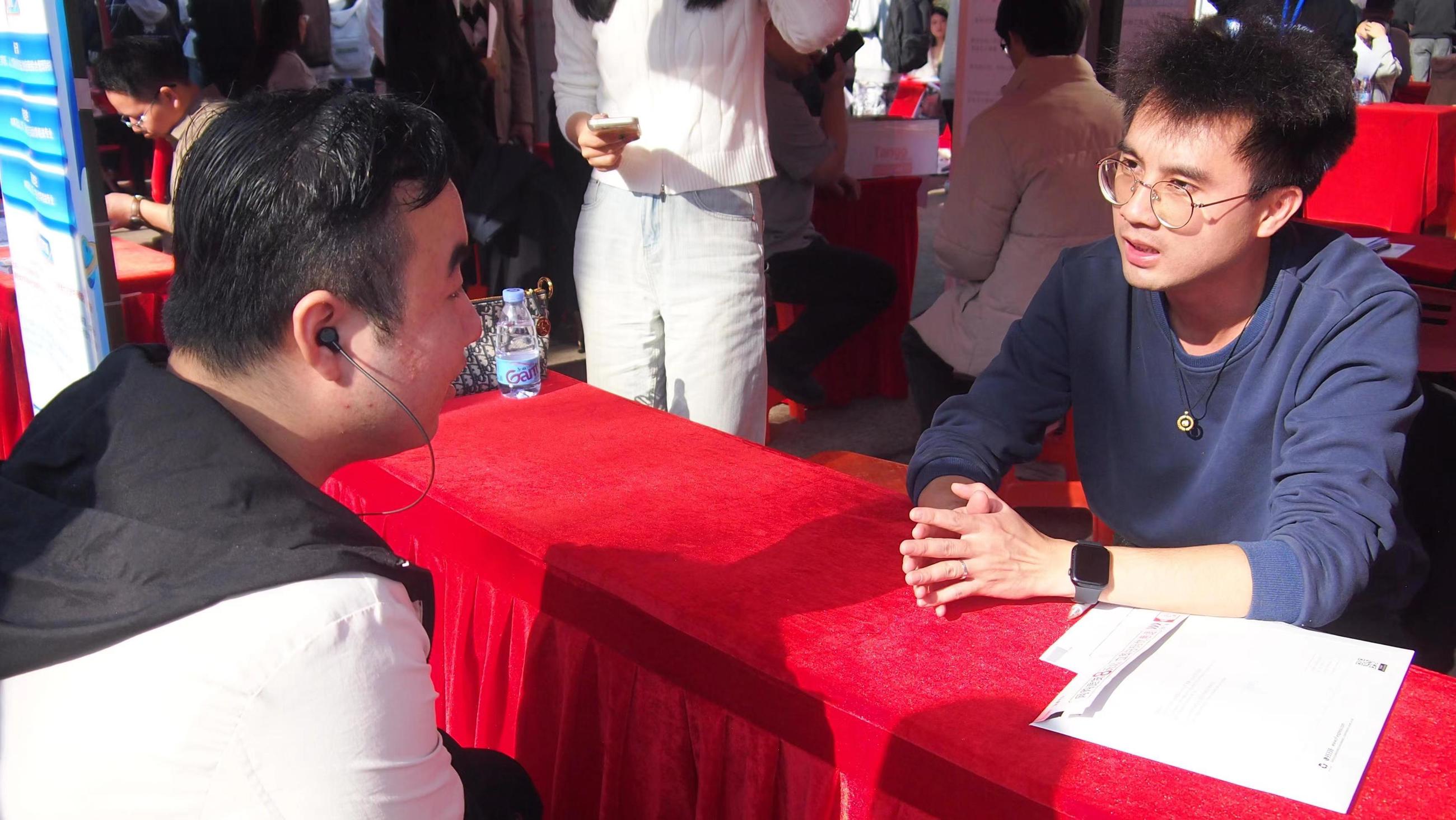 aeeb8cac2663d6f067688bff4afe343