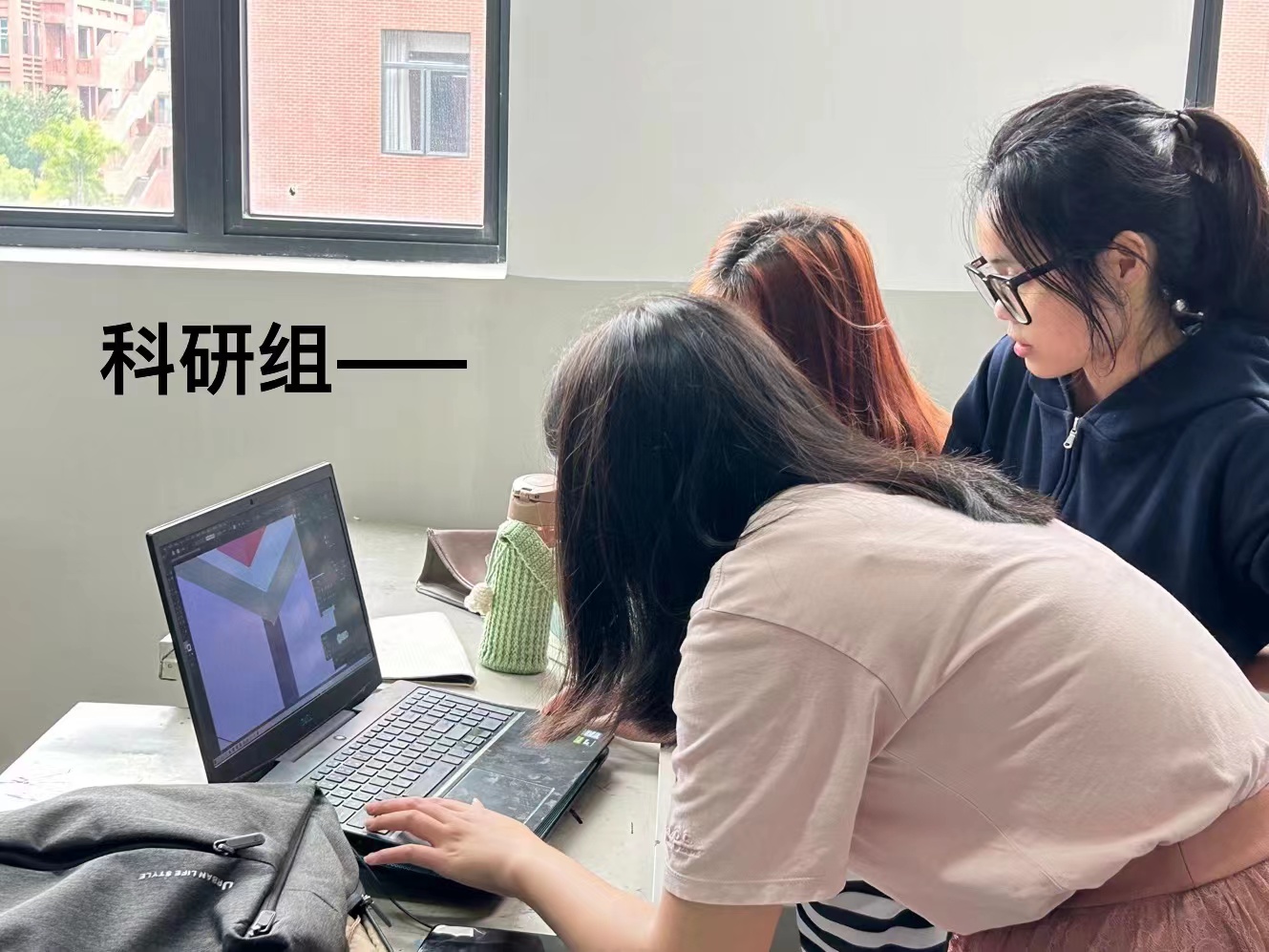 22视觉Z4班班-陈泳冰-照片1