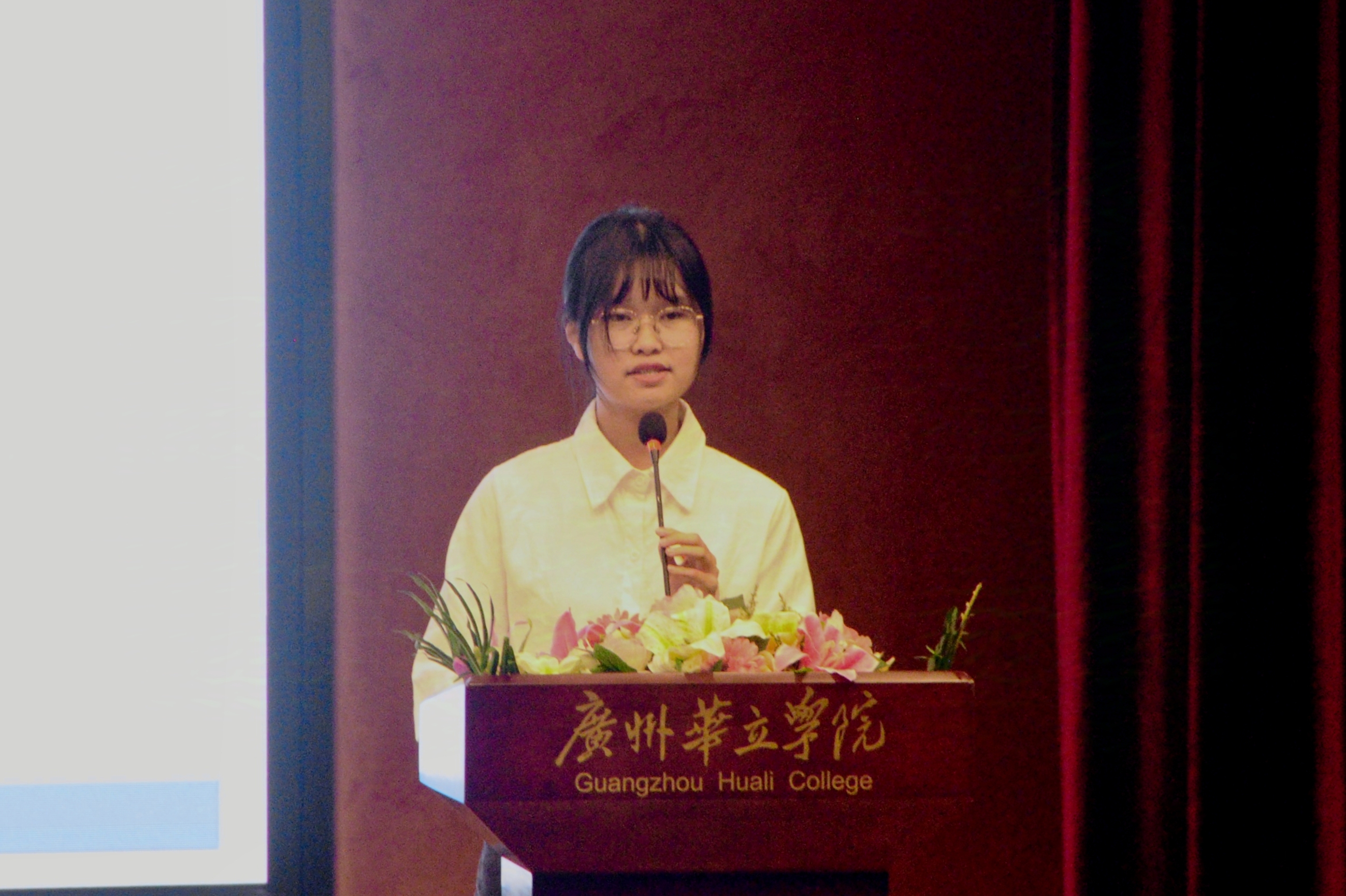 D:/双代会新闻稿替换照片/范诗婷.jpg范诗婷