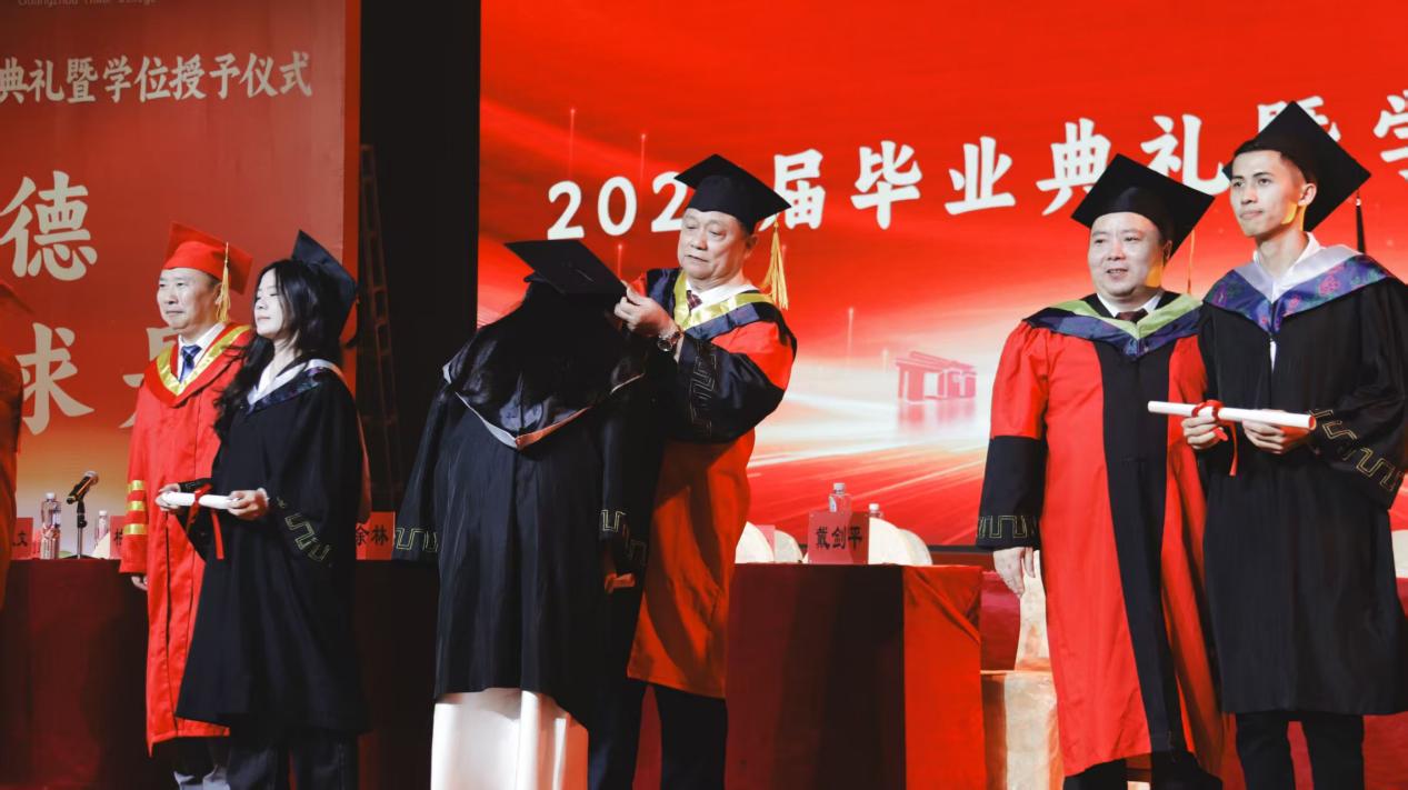 61e70721459370325dd570bbd705fab