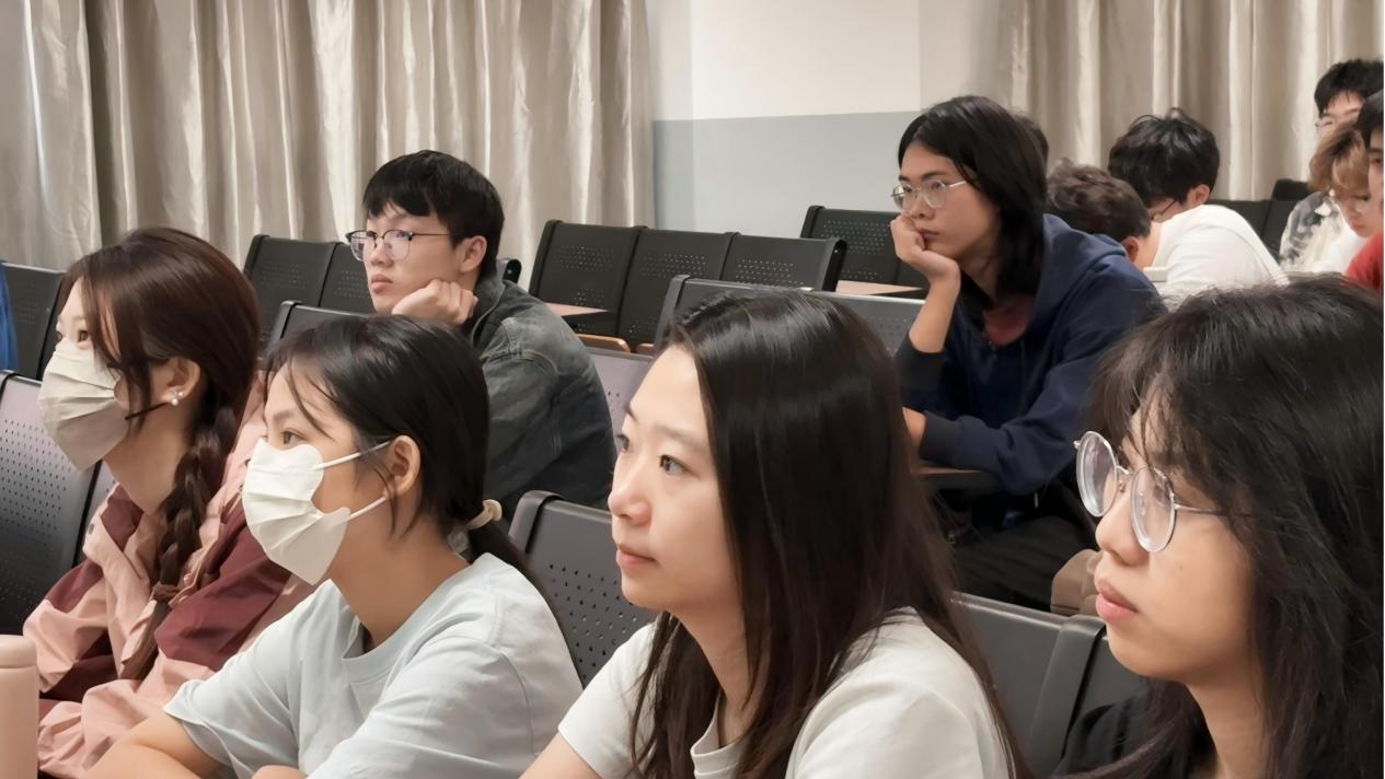 c99f9c719290da7e2e663f073d2203b8