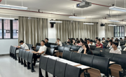 新闻与智能传播学院召开2027届学生校外实习动员大会