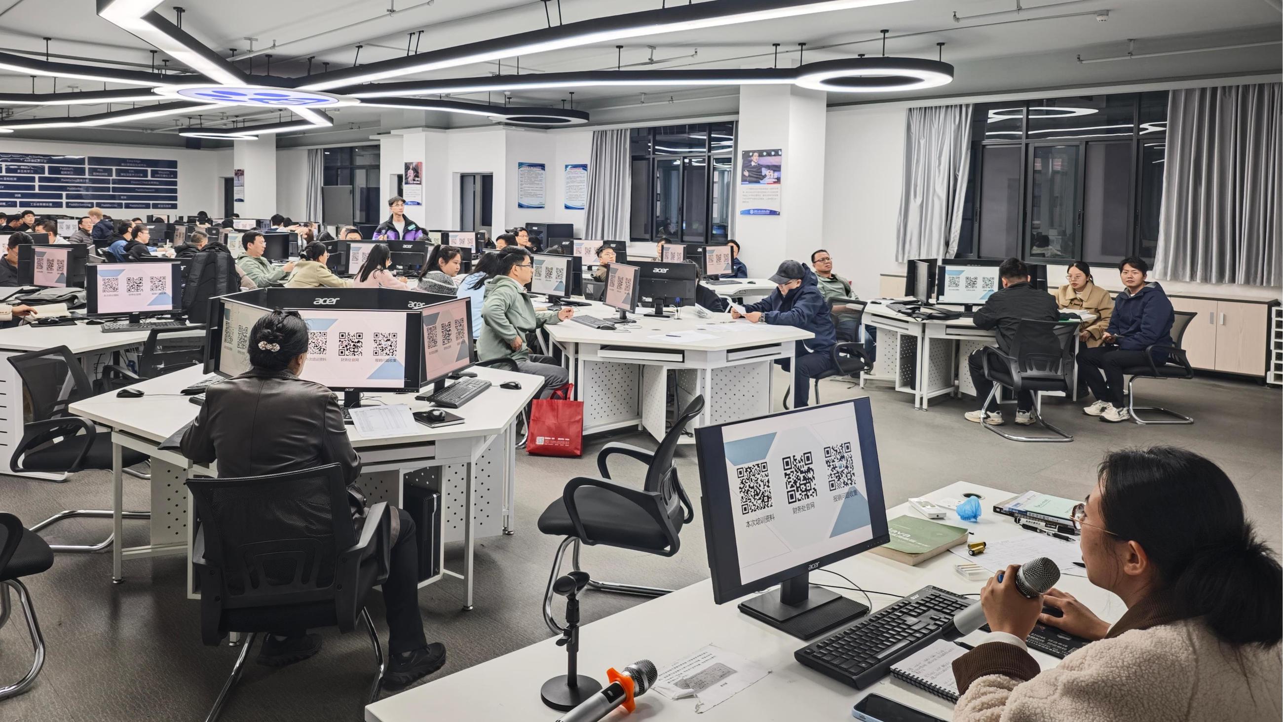 计算机工程学院培训现场