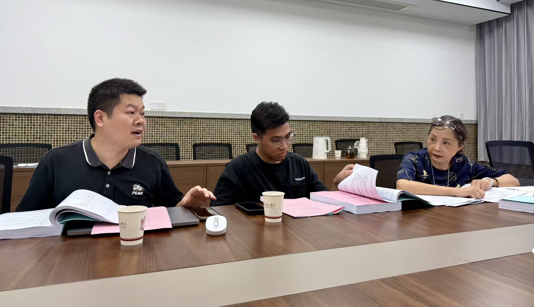 27e0b2d37b71b2ad28f19d6ea5332bf5