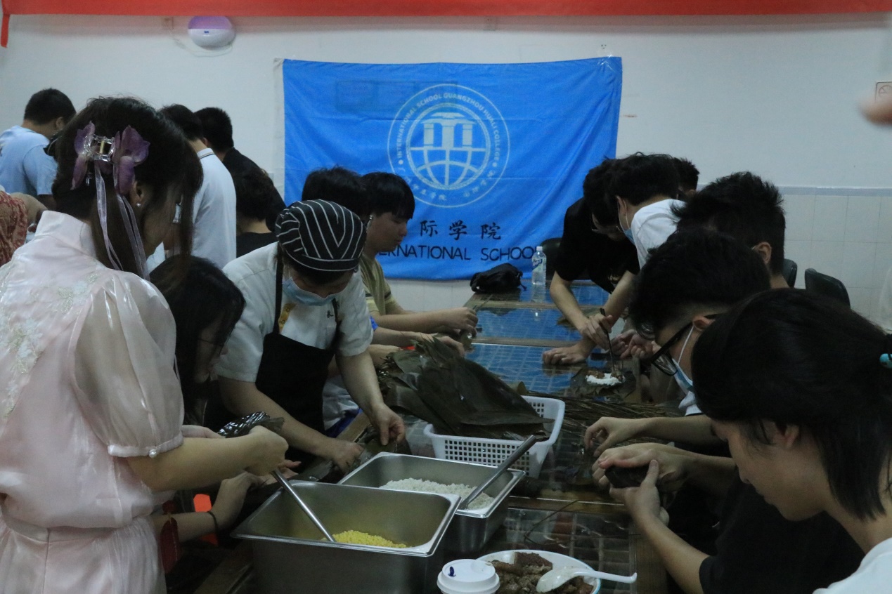 C:\Users\lenovo\Desktop\端午活动照片及视频 (2)-佳阳\端午活动照片及视频\端午活动照片及视频\IMG_4822.JPG