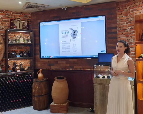 C:\Users\Administrator\Desktop\格鲁吉亚商务馆照片\格鲁吉亚商务馆照片\Tatia 介绍.png