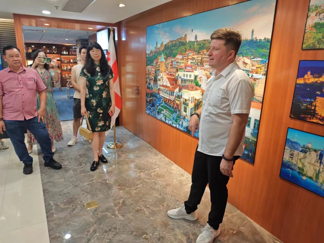 C:\Users\Administrator\Desktop\格鲁吉亚商务馆照片\格鲁吉亚商务馆照片\Bekar 介绍.jpg