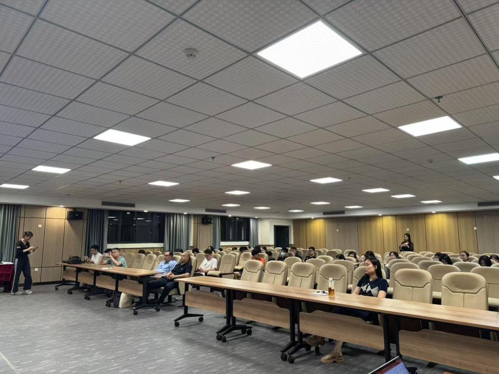 90018e3c3a472bfb6d92d226d955c25