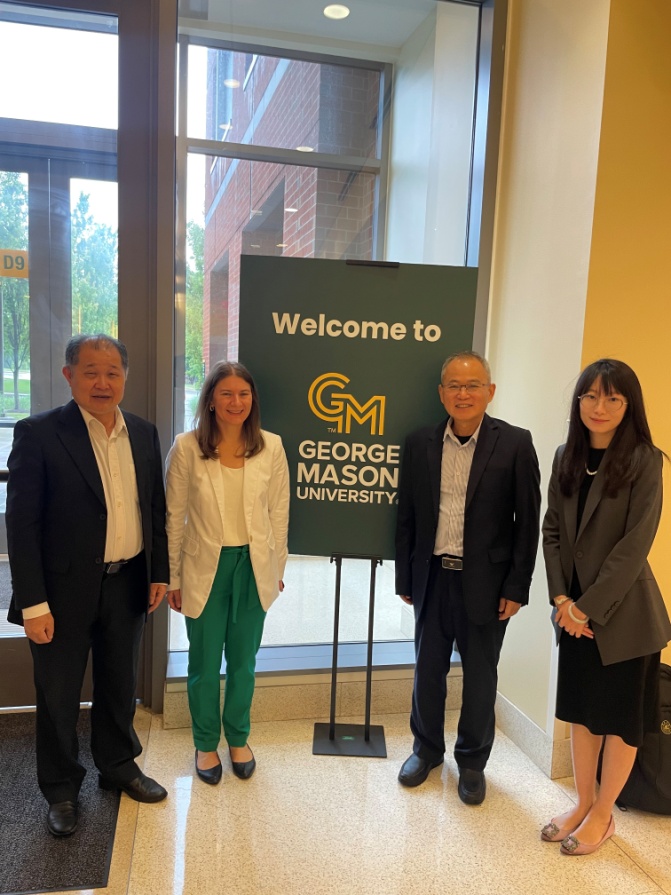 O:\访美-20250518-31\Photo 2-George Mason U20250521\合影.jpg