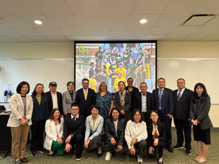 O:\访美-20250518-31\Photo 2-George Mason U20250521\合影1.jpg