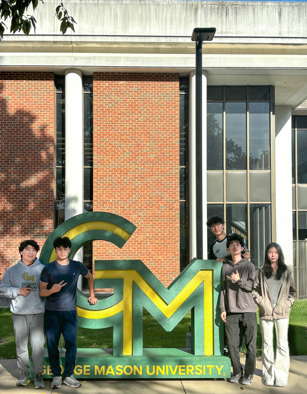 C:\Users\lenovo\Documents\WeChat Files\wxid_mgzr1l2fudxr22\FileStorage\Temp\042cffb46b13434abc791e732cdc3df.jpg