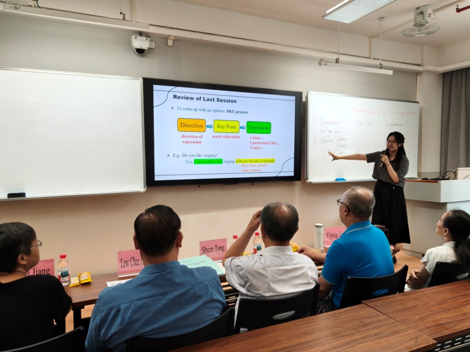 C:\Users\dydt6\Desktop\Photo & Video青年教师试讲视频照片\青年教师试讲视频照片\采用\戴莹月.jpg