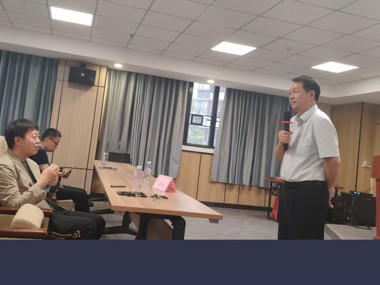 名家引航 智启学术写作新路径 —— 我院成功举办外文科研论文写作专题学术讲座