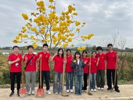 管理学院成功开展“植梦新绿，管领未来”植树活动