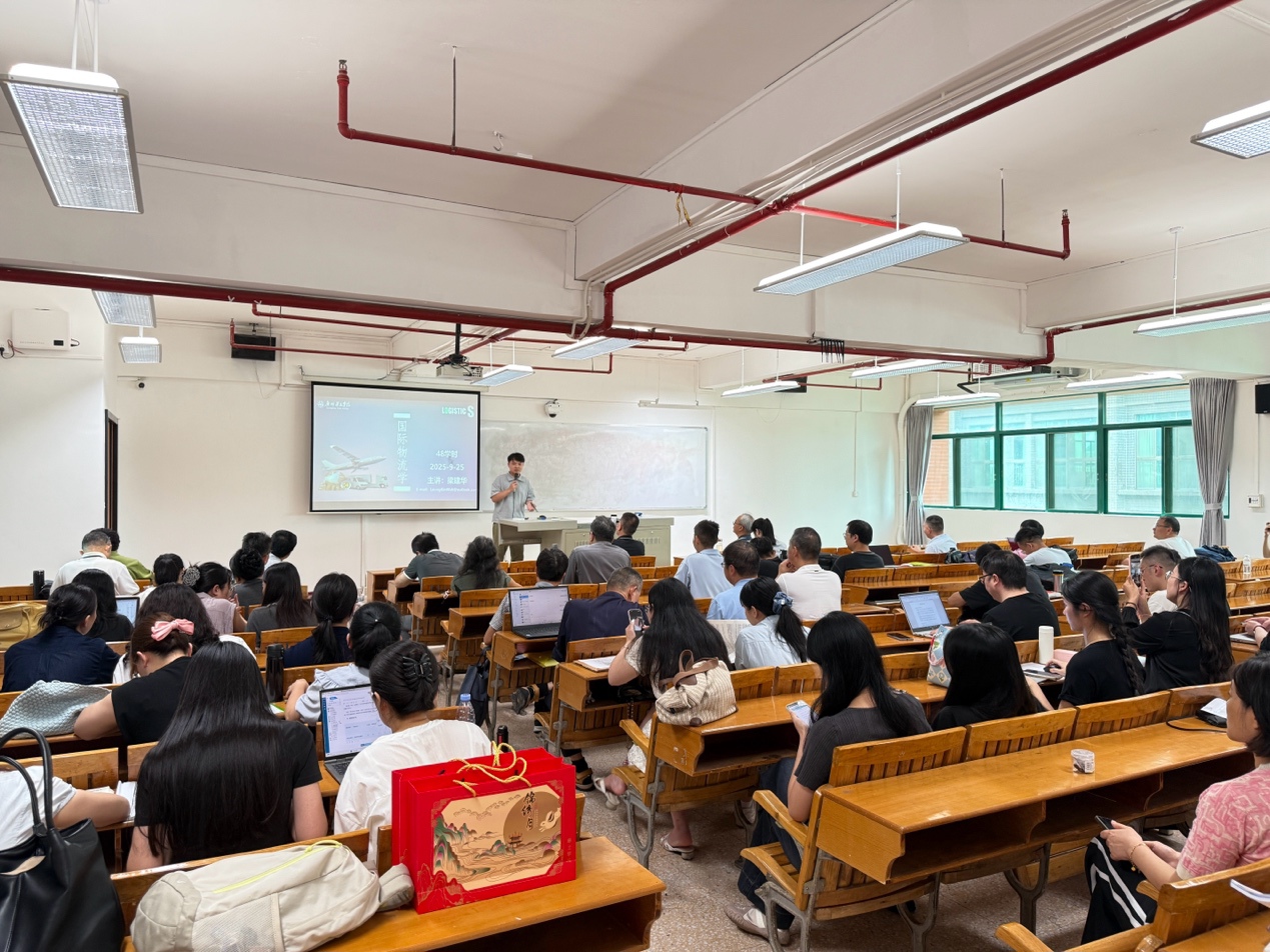 图书馆里的人们
AI 生成的内容可能不正确。
