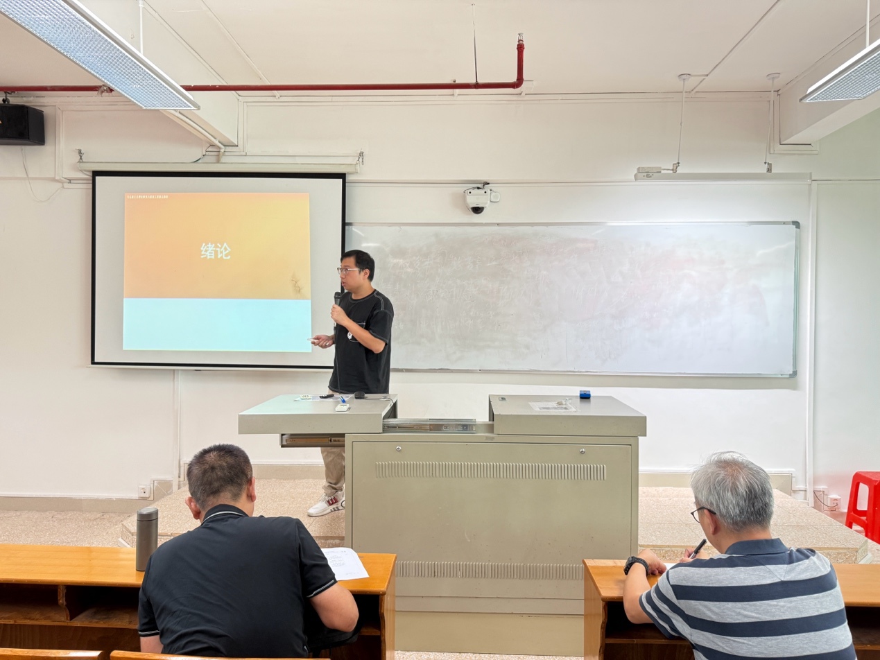 会议室里的人们
AI 生成的内容可能不正确。