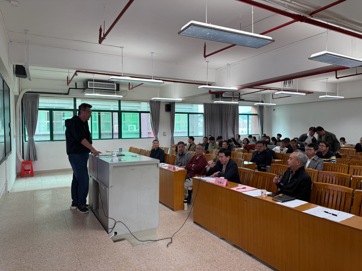 会议室里的人们
AI 生成的内容可能不正确。