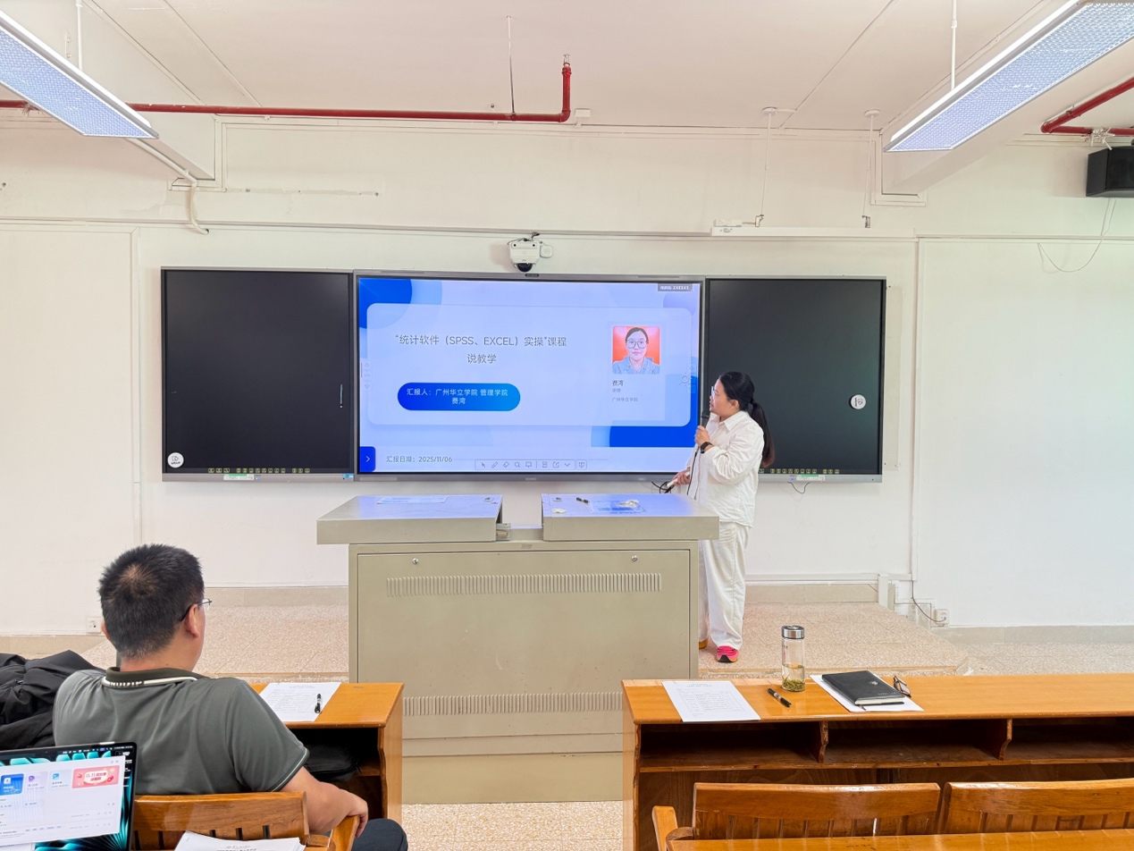 桌子上放着电视的人
AI 生成的内容可能不正确。