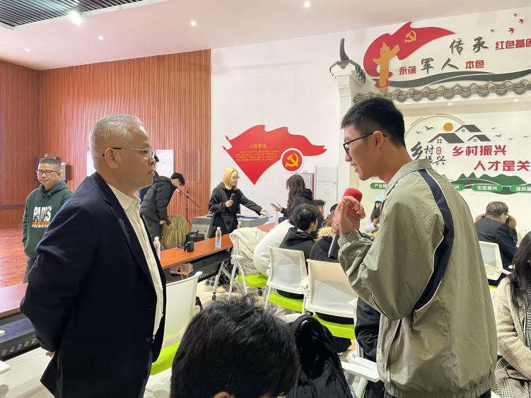 4934dfacbf113f43d6172a90f2bf107