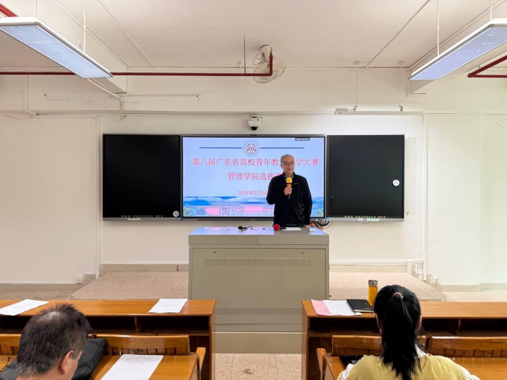 会议室里的人们

AI 生成的内容可能不正确。