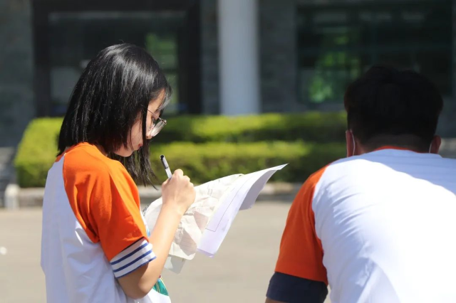 蜂蜜浏览器_微信图片_20201030145743.bmp 蜂蜜浏览器_微信图片_20201030145743.bmp