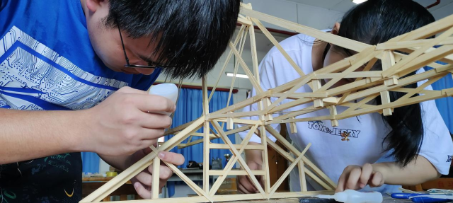 蜂蜜浏览器_图片 2.png 蜂蜜浏览器_图片 2.png