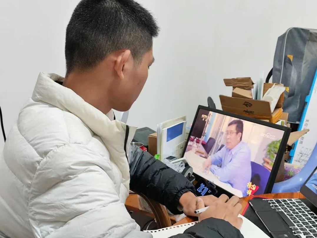 31b9b8d130015328c5d02ca44255ea53