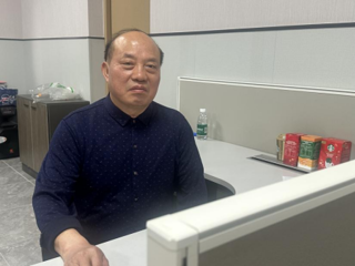 蒋中荣，高级实验师、副教授