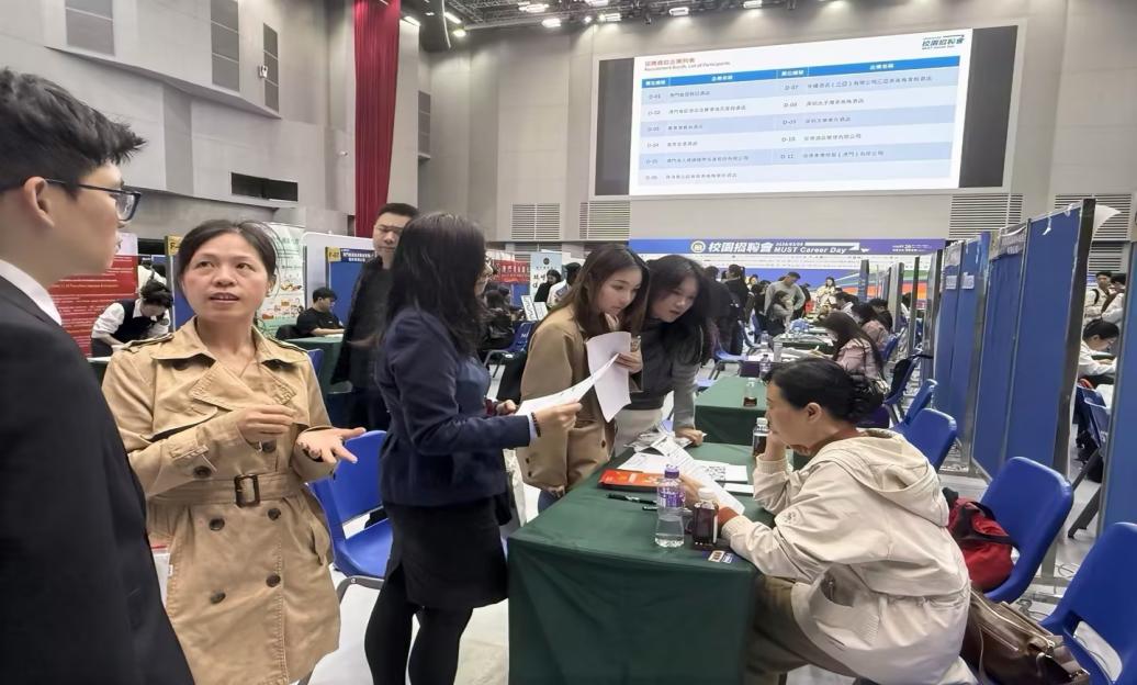 1cd0d095d38148204d8cfd9b5c8680a3