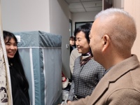 师生面对面 关怀零距离——健康与护理学院领导新学期走访学生宿舍