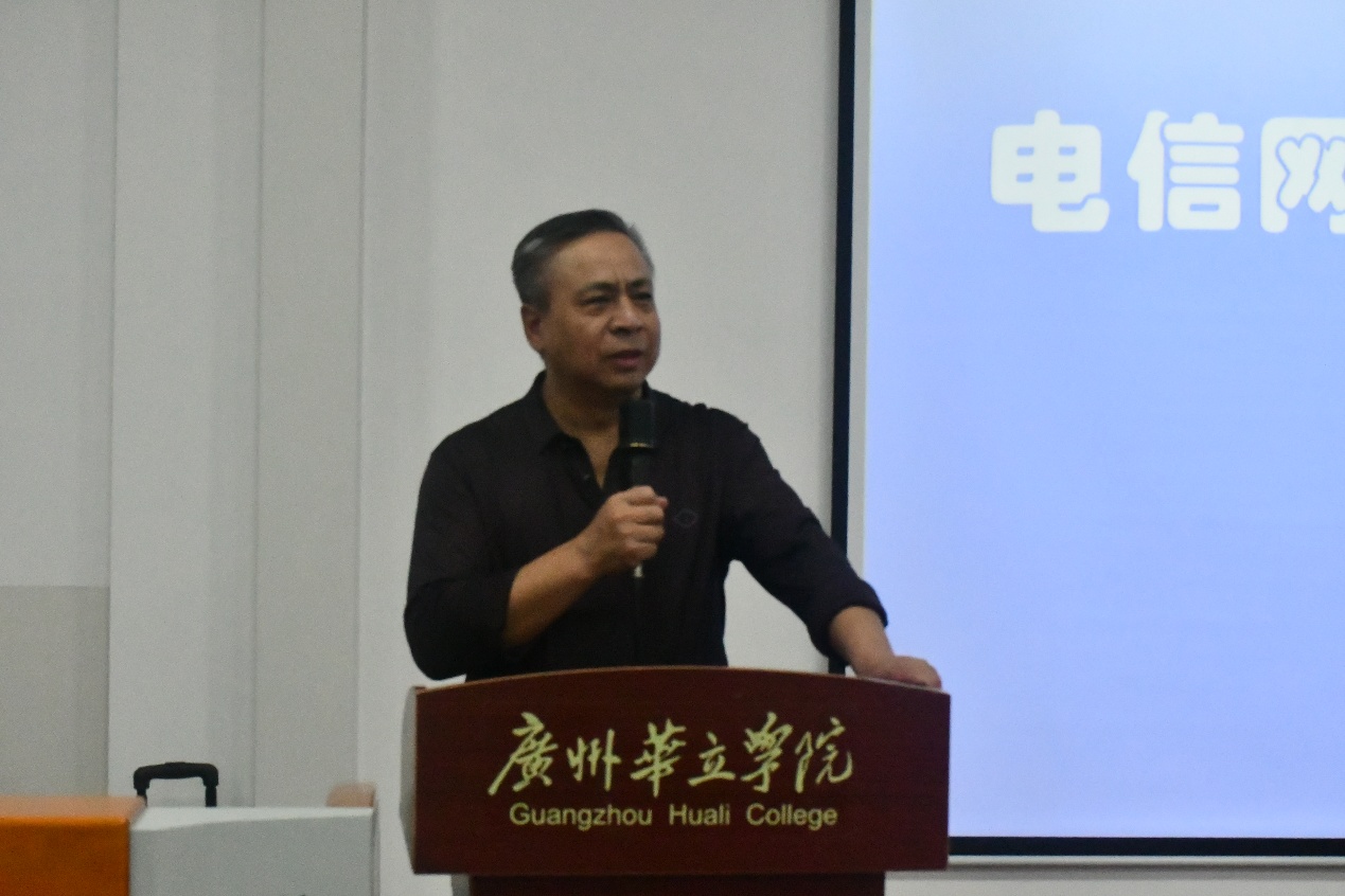 人的照片上写着字

AI 生成的内容可能不正确。