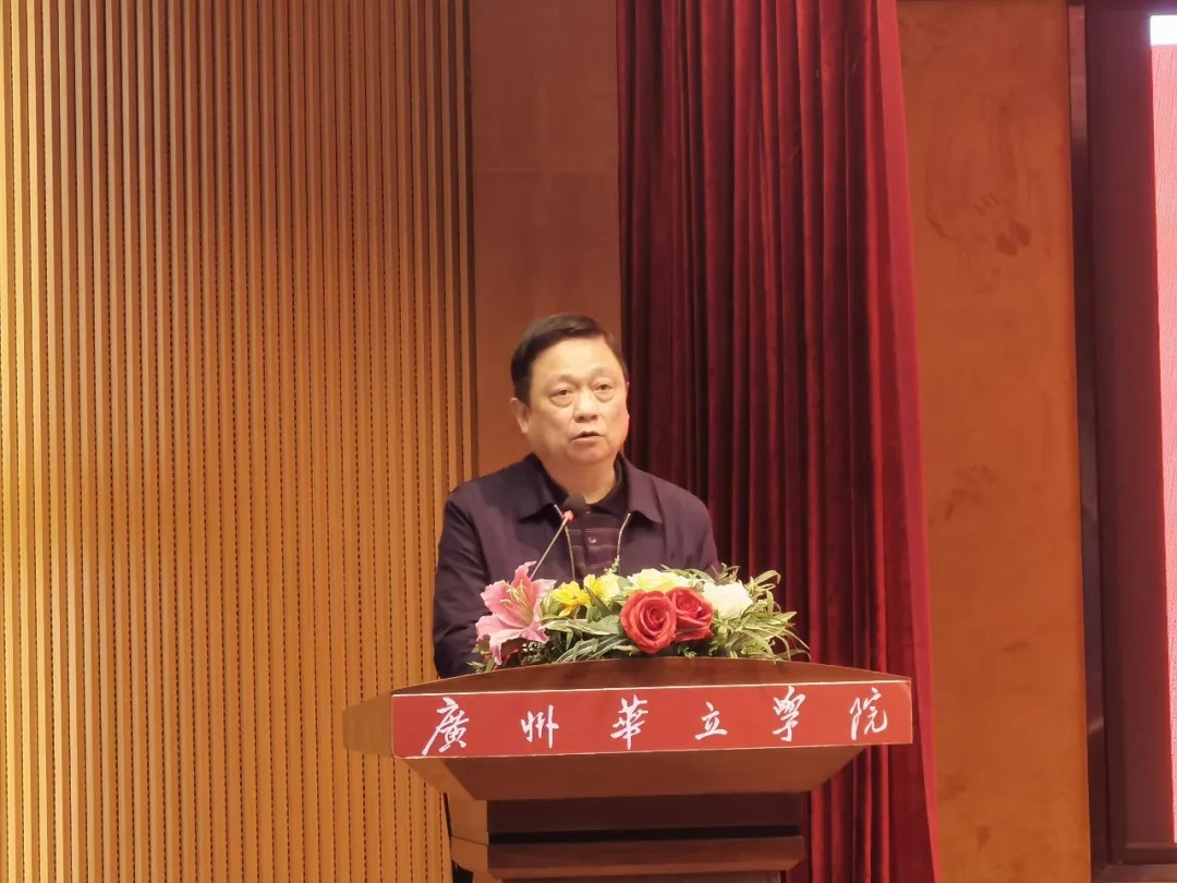 党委书记李琼生为新入职教师作思想政治教育