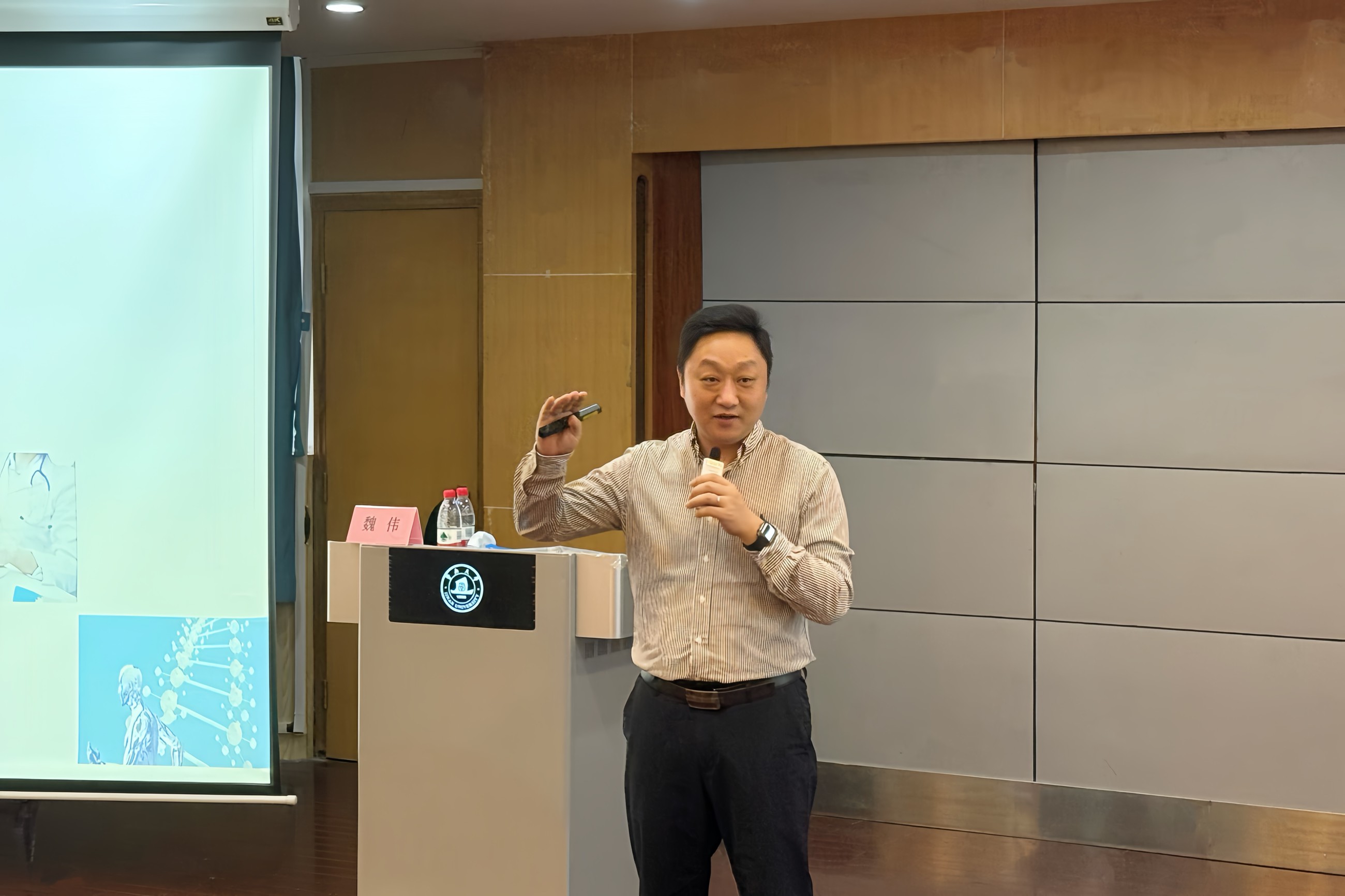 暨南大学基础医学与公共卫生学院副教授魏伟