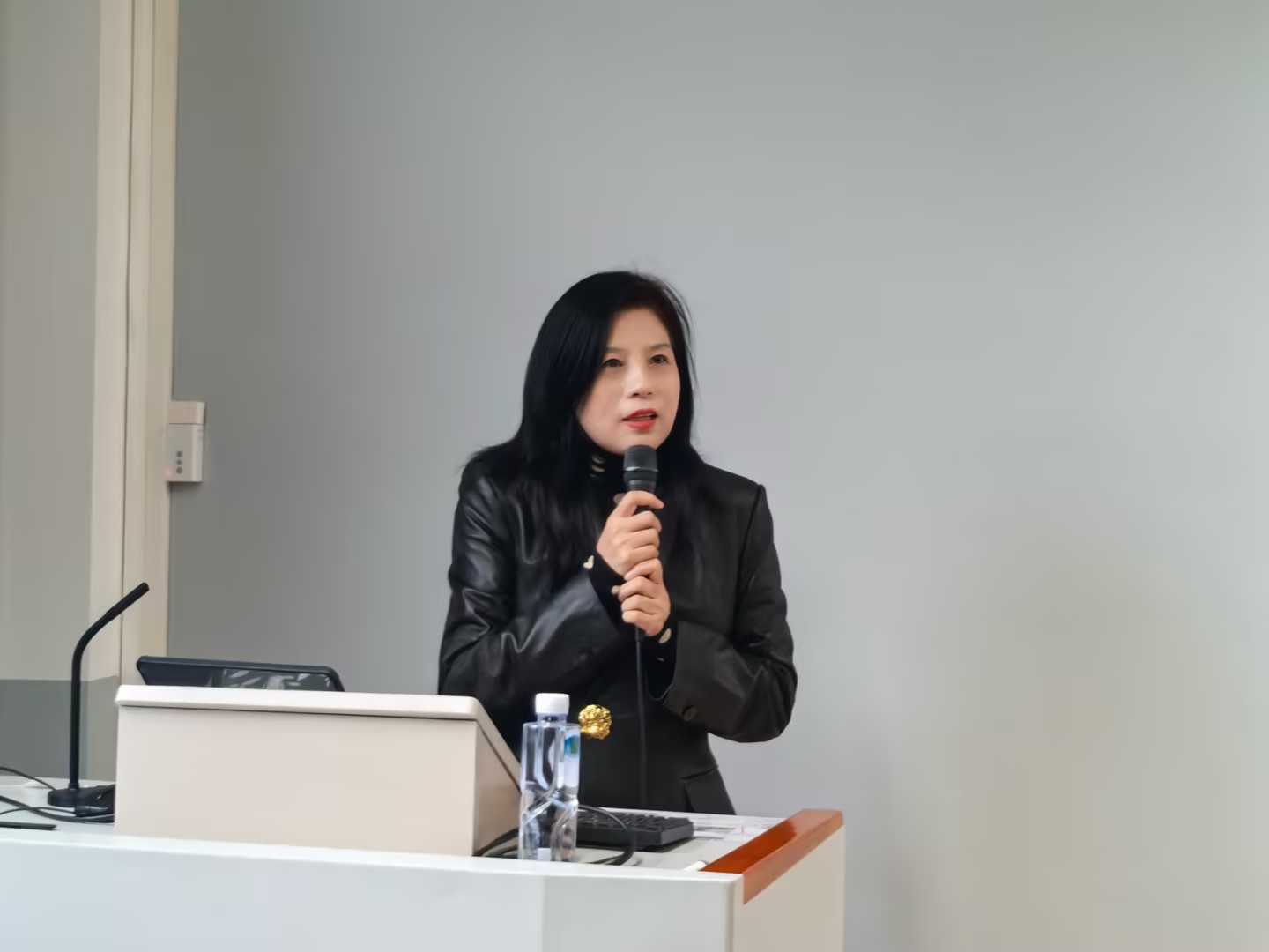 常务副校长柏育红作动员讲话