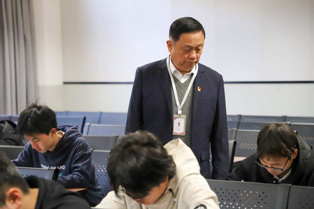 9dcab2e49efbfcbd81f545f22e40b7c