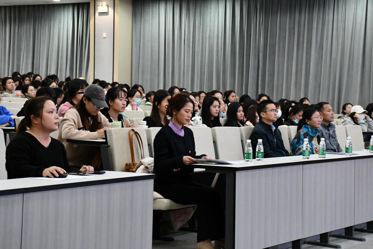 b3ee1ee8c5fd2bf74f95d522b3a5479e_