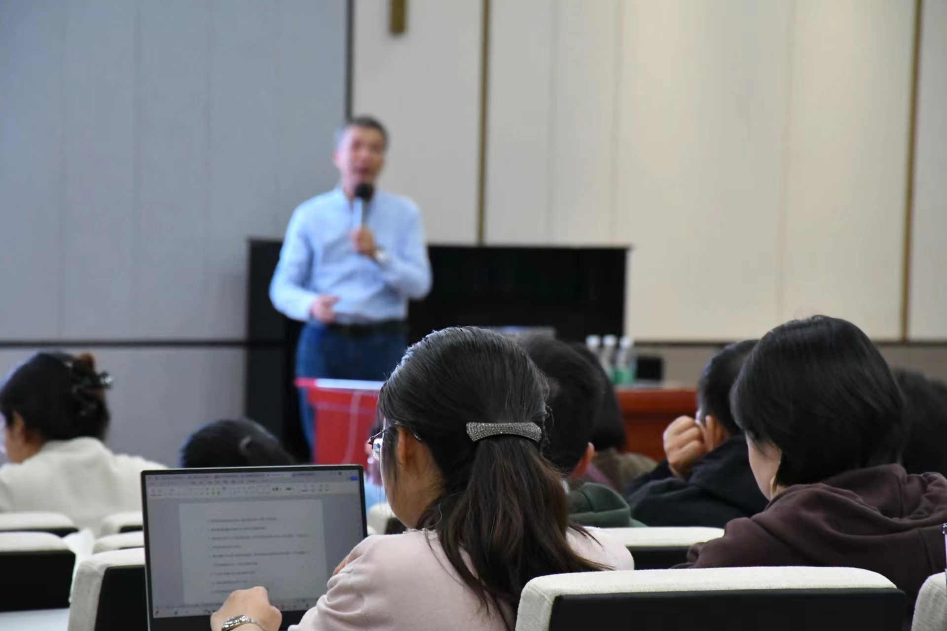 75d2c84a568b24703e7ce8ed42cb0d9