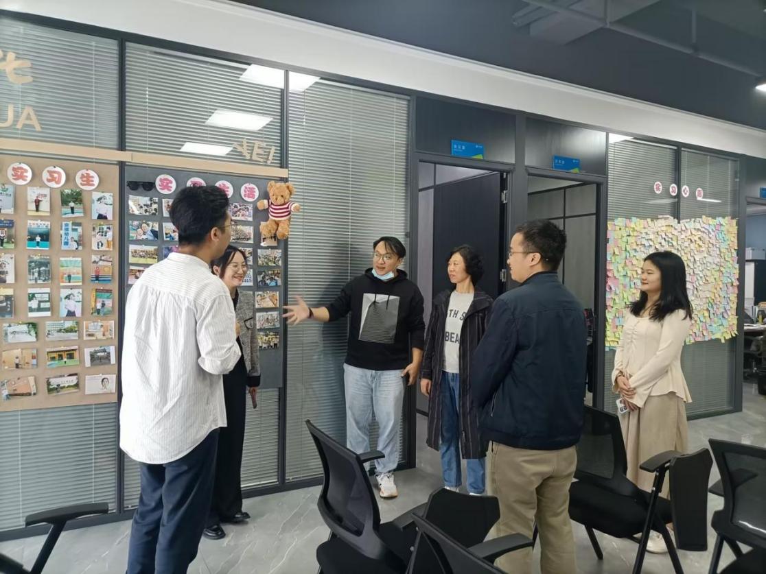 62bc49200221aac9a3ccd33ead223f4f