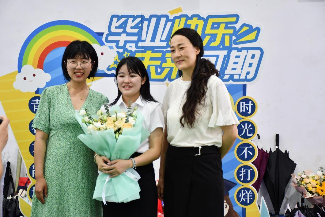 c1e1530f1585bd86bcb5590741df810