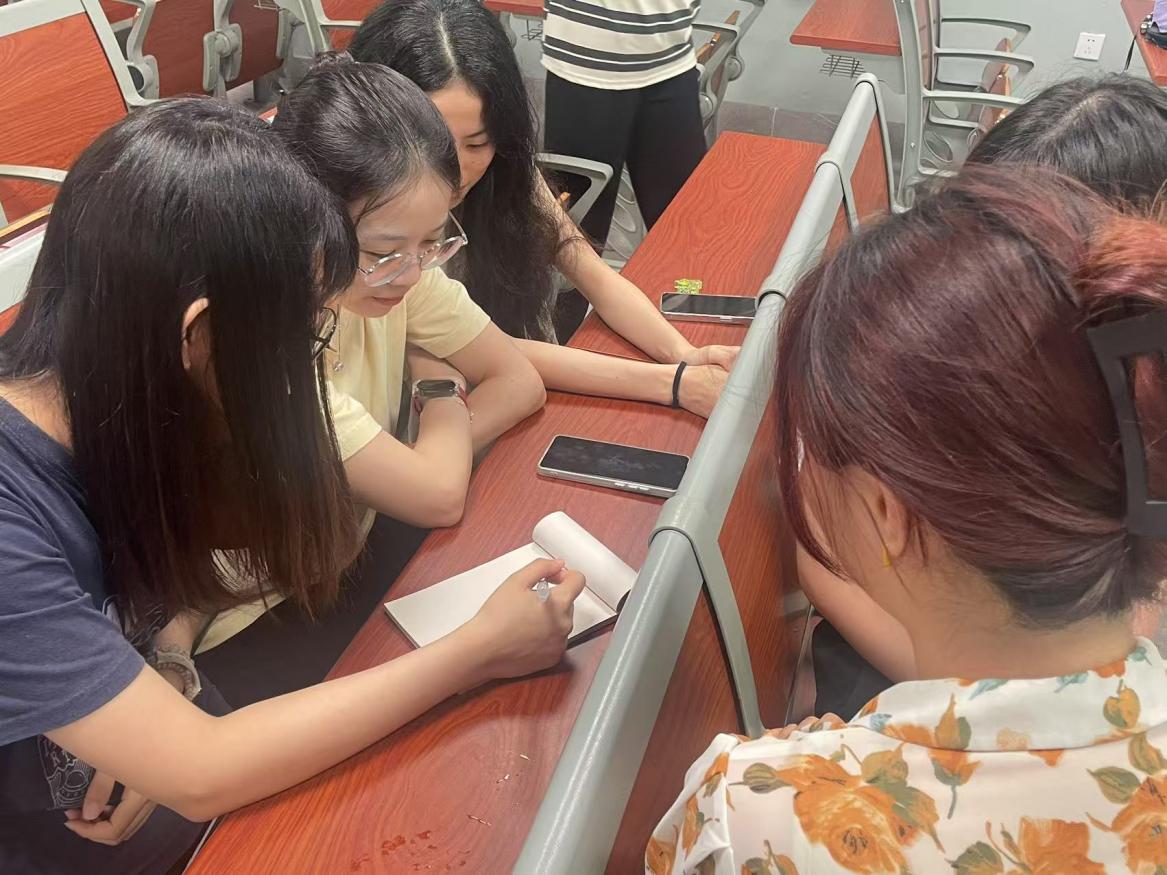 C:/Users/挽秋/OneDrive/桌面/微信图片_20250511141221.jpg微信图片_20250511141221