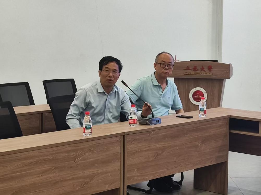 1dc99bf40f19550b8d9eec64682ad391