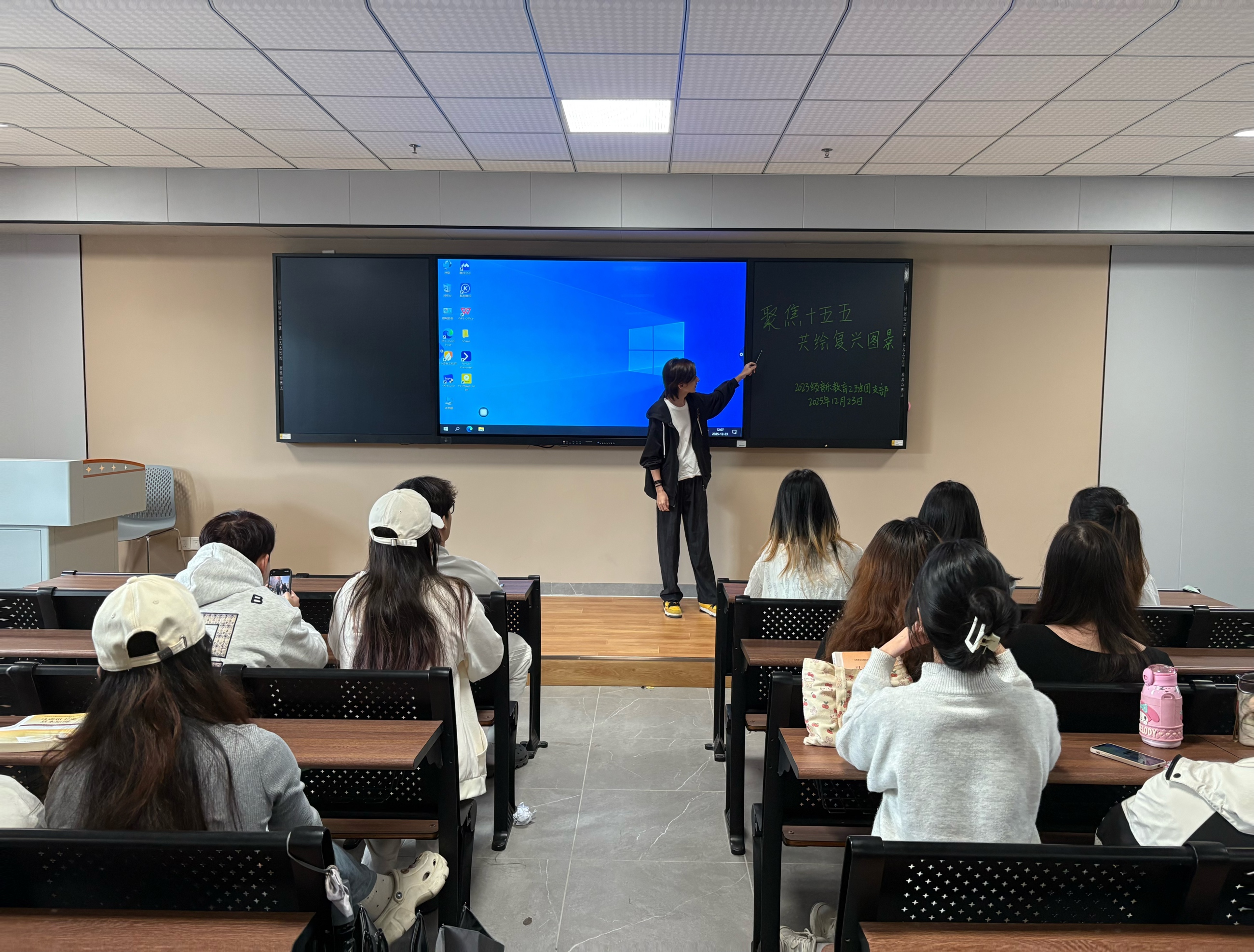 5b525ba9212d4759ff79e7c45098d903