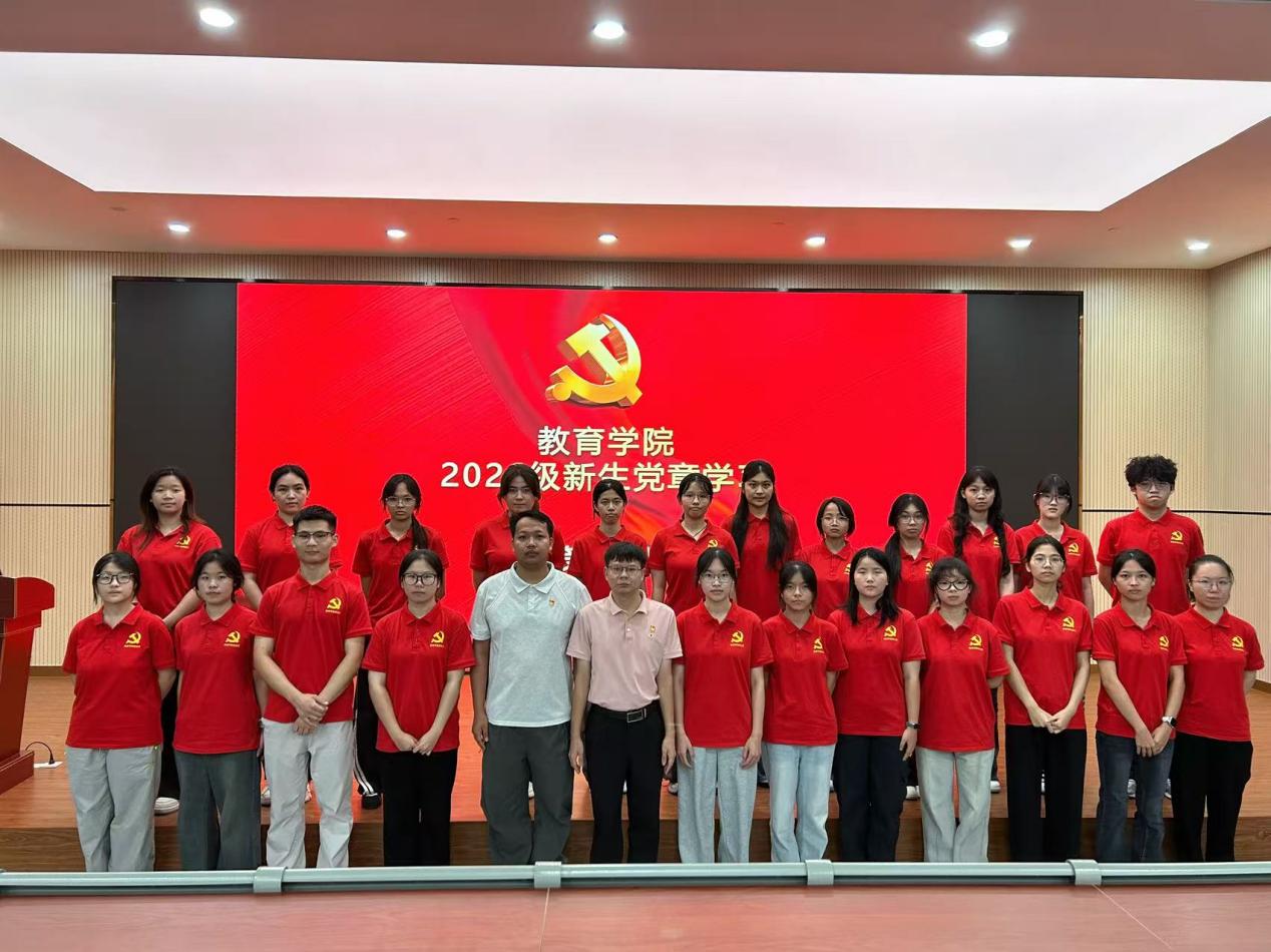 结尾:工作人员合照