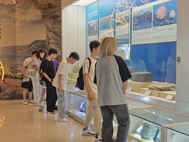 a17fcdb24d3a74028db2aaf31682718