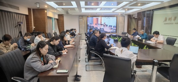 青年科研骨干教师座谈会(1)_副本.jpg 青年科研骨干教师座谈会(1)_副本.jpg