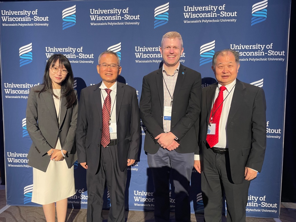 C:\Users\lenovo\Desktop\访美-20250518-31\Photo 1-UW-Stout20250519-20\参会代表-华立1.jpg